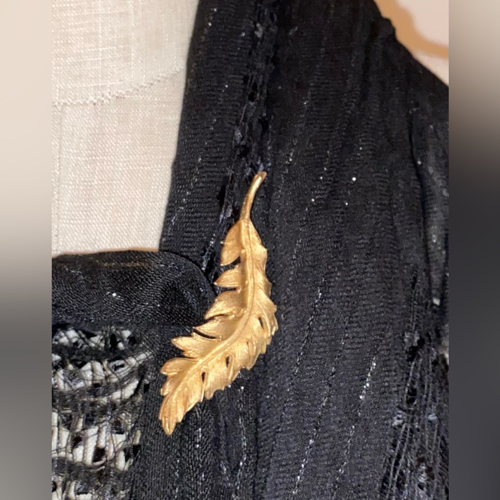 “ CORO Vintage “ Leaf Brooch “